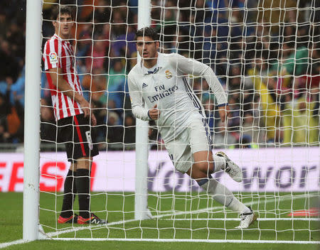 Football Soccer - Spanish Liga Santander - Real Madrid v Athletic Bilbao- Santiago Bernabeu stadium, Madrid, Spain 23/10/16. Real Madrid's Alvaro Morata celebrates his goal. REUTERS/Andrea Comas