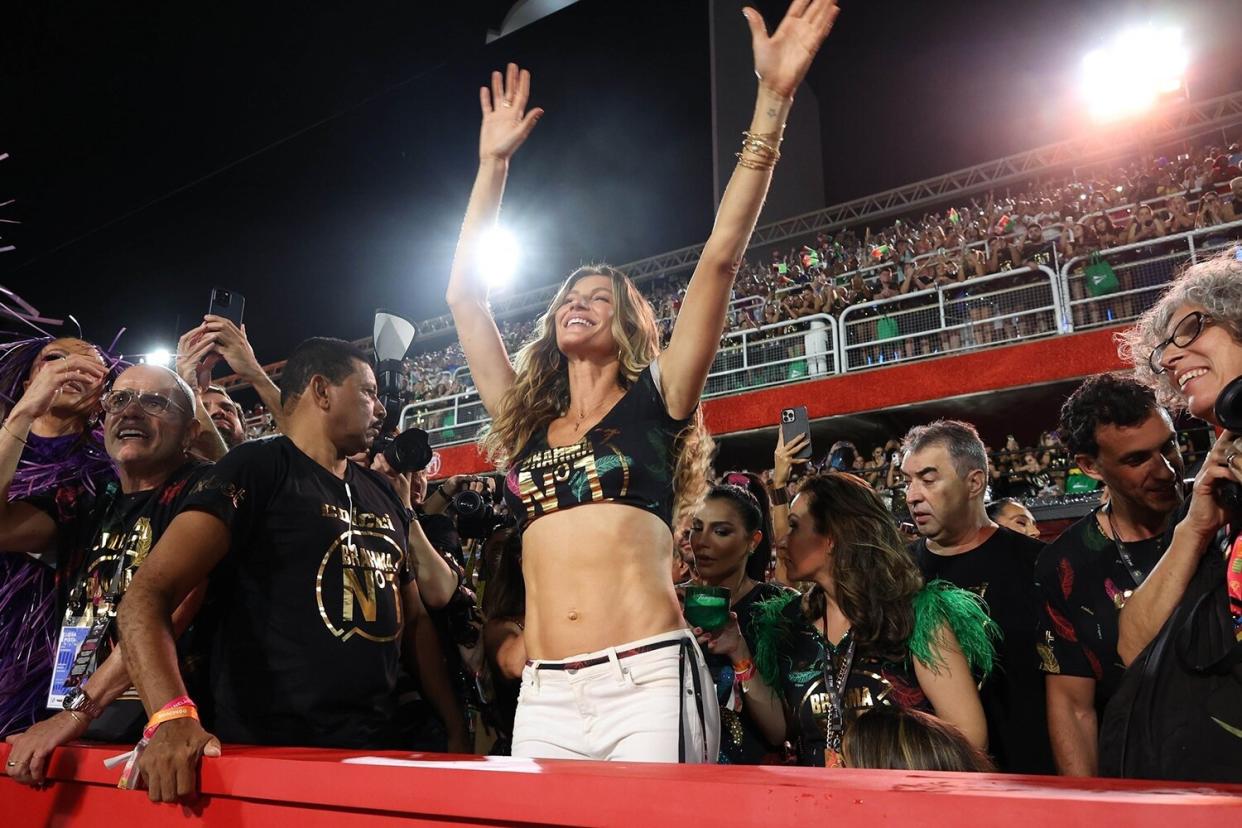 Gisele Bündchen is enjoying the single life with a fun night at Rio de Janeiro's world-famous Carnival