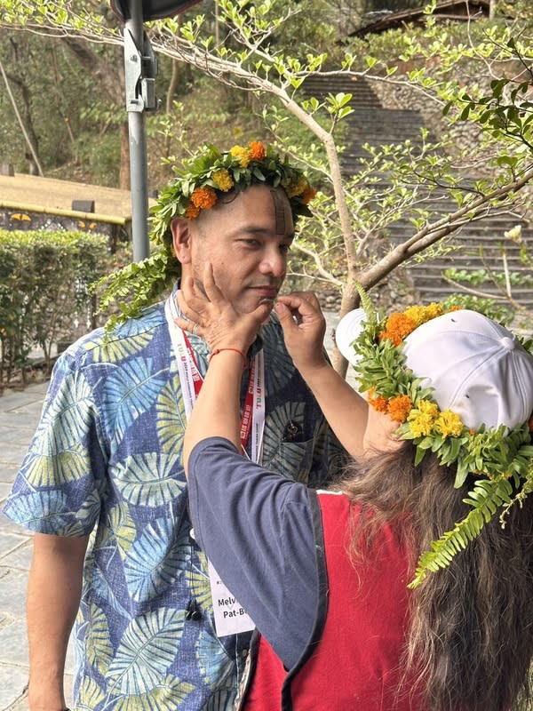 世界原民旅遊高峰會訪團參訪屏東（2） 第3屆世界原住民旅遊高峰會訪團18日下午前往屏東 縣瑪家鄉「台灣原住民族文化園區」參訪，體驗台灣 原住民族文化活動。 （原住民族委員會原住民族文化發展中心提供） 中央社記者黃郁菁傳真  113年4月18日 