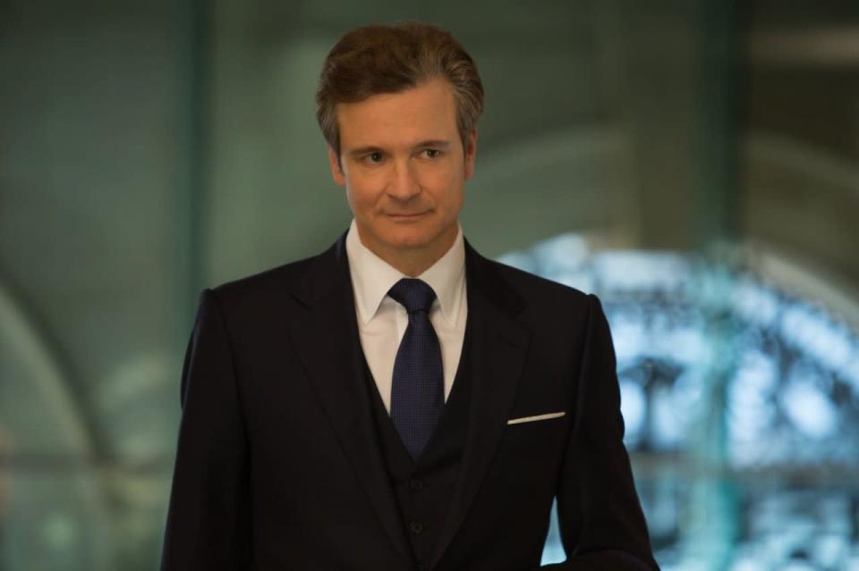 Colin Firth também retorna a seu papel na franquia, o pragmático Mark Darcy. Recém-separado de sua mulher, Mark tem uma noite de flashback com Bridget, e pode ser o pai da criança.