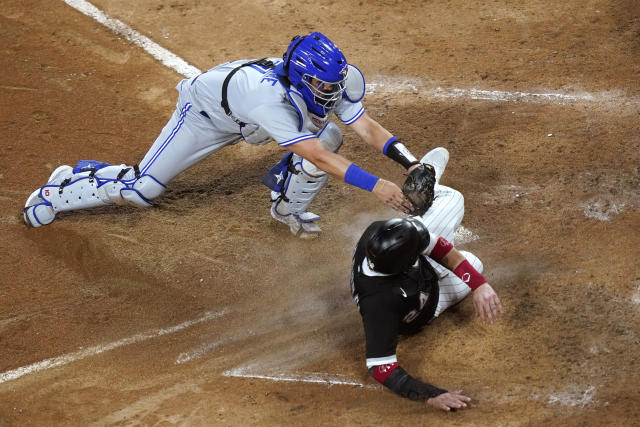 Grichuk homers, Blue Jays beat sloppy White Sox 6-2