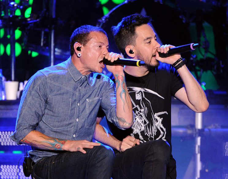 Chester Bennington (L) and musician Mike Shinoda of Linkin Park in 2014 in San Diego, California. (Photo by Kevin Winter/Getty Images)