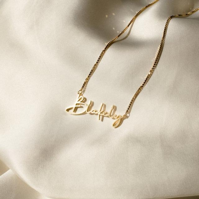 Small Gold Nameplate Necklace - Carrie Style – Initial Obsession