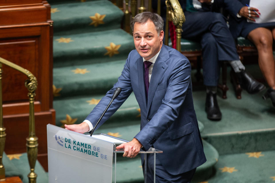 <p>Alexander De Croo, primer ministro de Bélgica, cobra 7,4 veces el salario medio de su país, lo que suponen 20.874 euros mensuales. (Foto: James Arthur Gekiere / Belgica MAG / AFP / Getty Images).</p> 