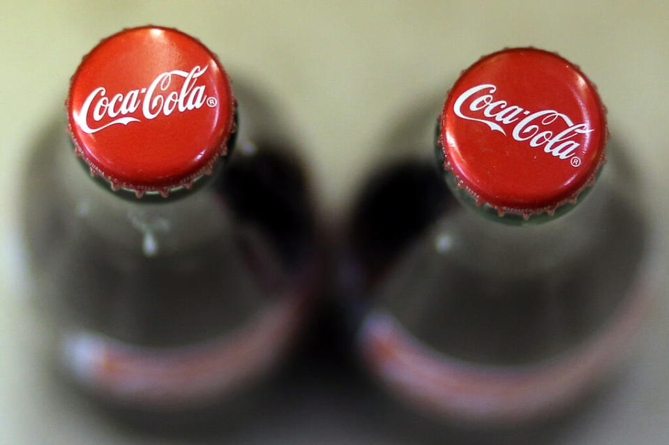 L’ipotesi, al momento, è agli albori e la Coca Cola sarebbe in trattativa con il produttore canadese di marijuana Aurora Cannabis per sviluppare le sue nuove bevande. (Credits – Getty Images)