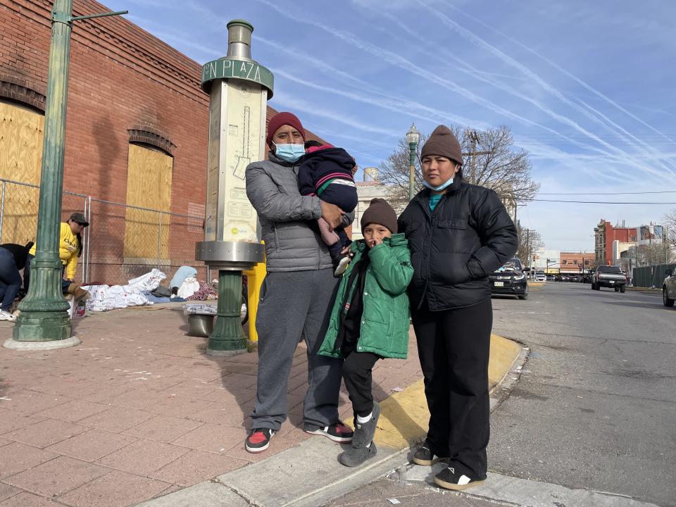 Erick Sandoval, Nicole Conde and their two children in El Paso, Texas, on Tuesday, Dec. 20, 2022. / Credit: Camilo Montoya-Galvez / CBS News