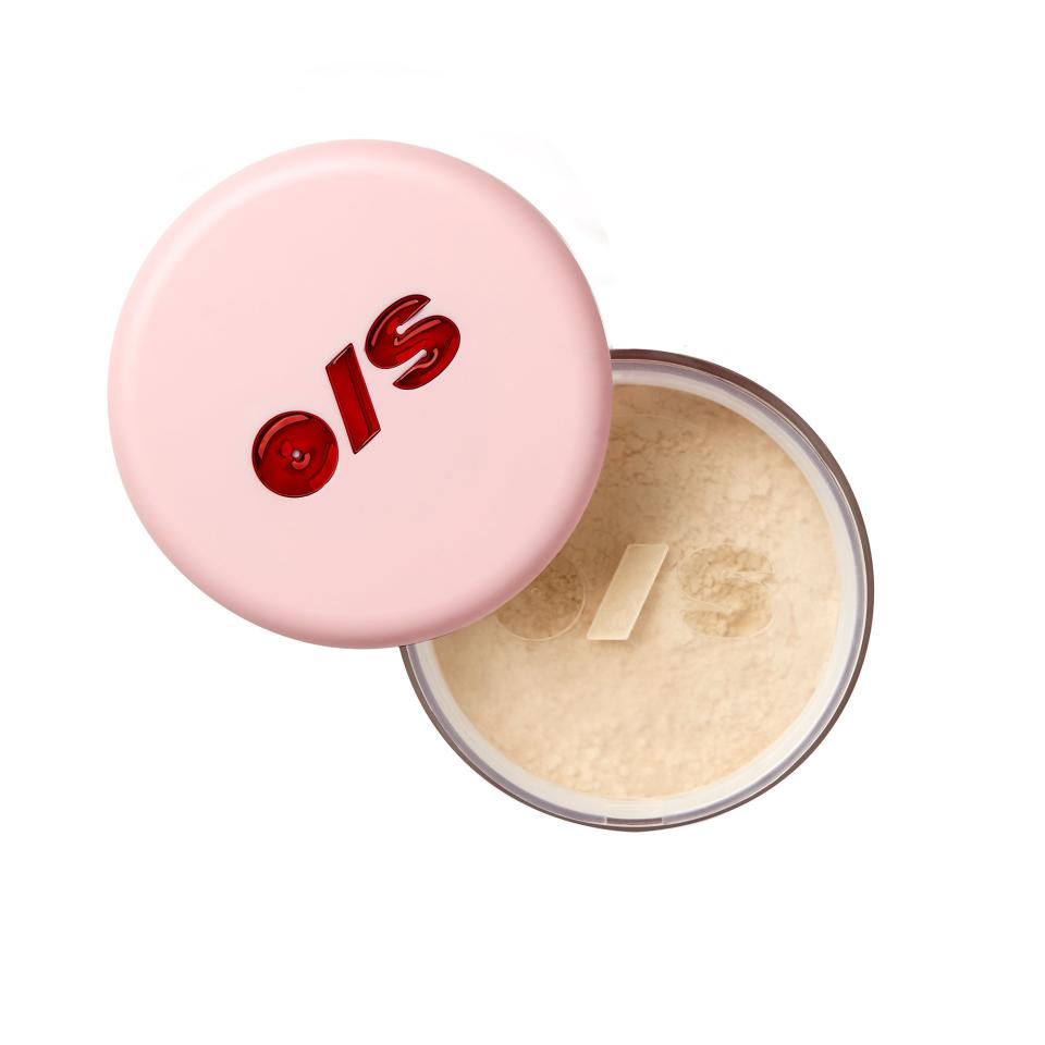 One/Size Ultimate Setting & Blurring Powder in Translucent, $30