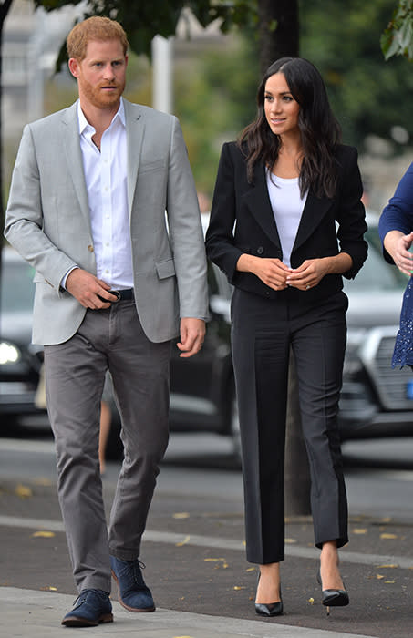 meghan-markle-white-t-shirt