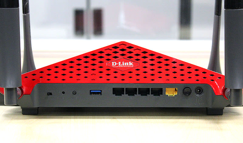 The DIR-885L router has the usual single Gigabit Ethernet WAN port and four Gigabit Ethernet LAN ports. However, it only has one USB 3.0 port, unlike most other routers, which typically have an additional USB 2.0 port.