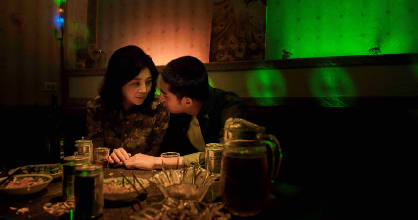 《初聲》由王彩樺(左)跟徐韜(右)詮釋殘缺孤獨靈魂的邂逅。（圖／台北電影節提供）