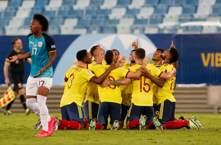 Edwin Cardona festeja su gol durante el partido de Copa América 2021 que Colombia le ganó a Ecuador 1-0