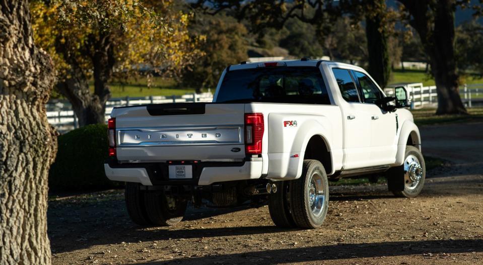 <p>While that torque rating is already higher than the Duramax diesel (910 lb-ft) that is available on the heavy-duty Chevrolet Silverado and GMC Sierra, the all-new Cummins diesel found in the Ram 2500 and 3500 makes up to 1000 lb-ft of torque. Based on recent history, we expect Ford to exceed that number.</p>