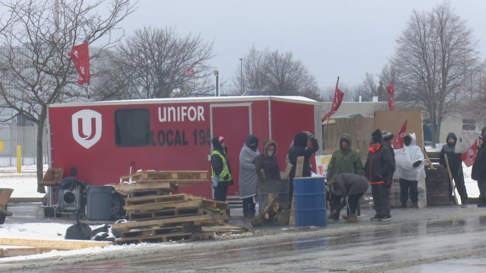 Unifor Local 195's picket line at the Jamieson facility on Rhodes Drive in Windsor on Feb. 15, 2024.