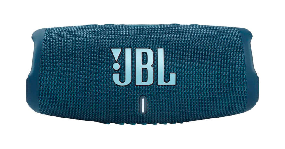 La manejable bocina de JBL - Imagen: Amazon México