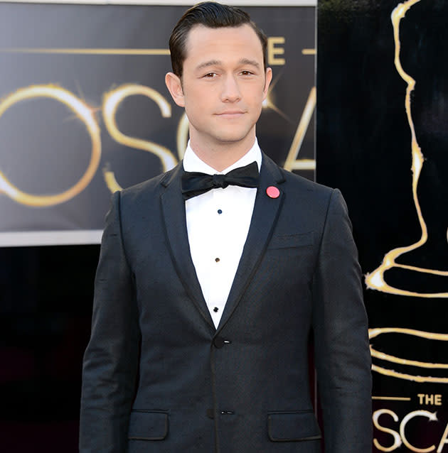 Actor Joseph Gordon-Levitt arrives at the Oscars. (Credit: Getty)