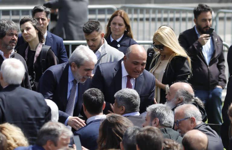 Aníbal Fernández y Juan Manzur en la jura de ministras