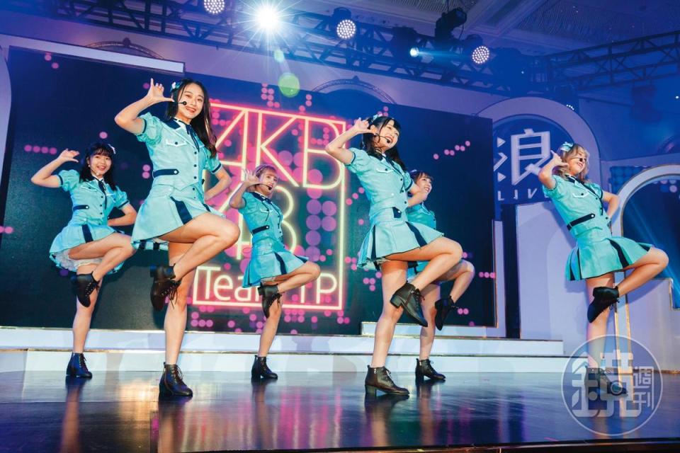 浪LIVE年度盛典邀來AKB48 Team TP熱力演出。