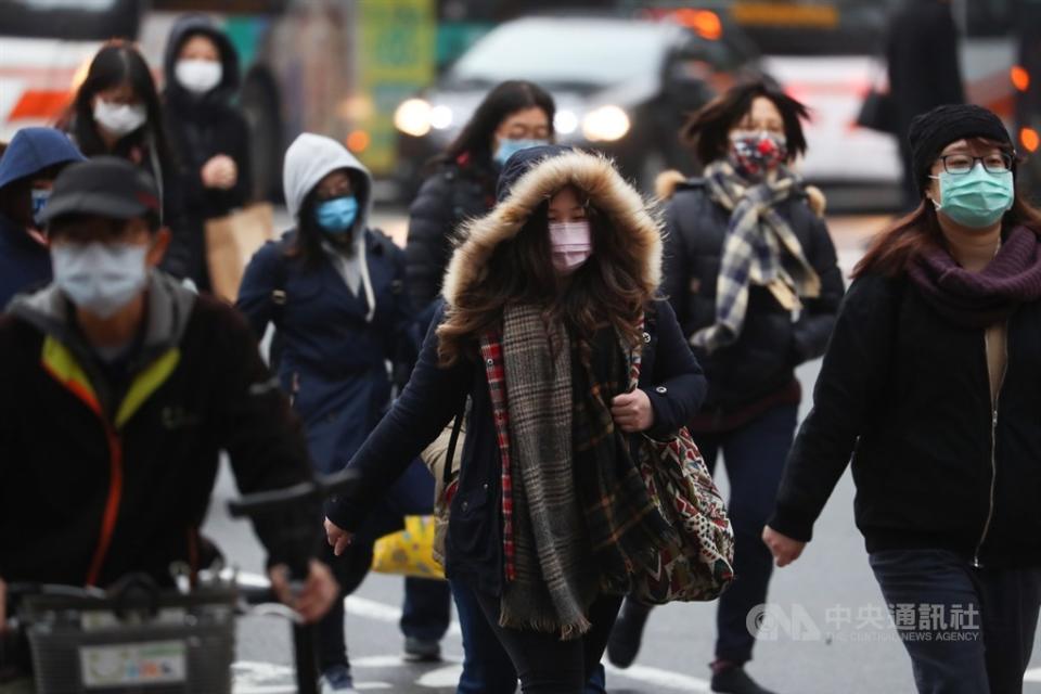 台灣受強烈大陸冷氣團影響，北部及東北部天氣寒冷，其他地區早晚亦偏冷，有10度以下氣溫發生的機率。(中央社資料照)