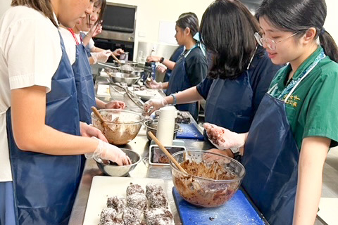 海外見學團期望激發學生系統思考與解決問題能力，增強學生的行動實踐力