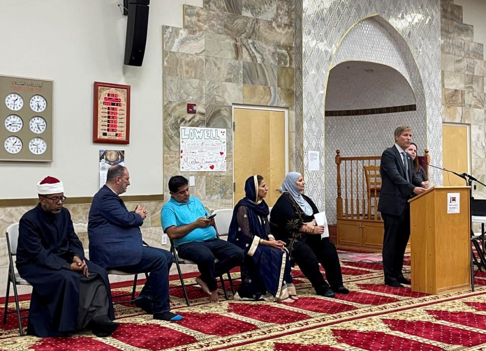 <div class="inline-image__caption"><p>Albuquerque Mayor Tim Keller speaks to an interfaith memorial ceremony at the New Mexico Islamic Center mosque to commemorate four murdered Muslim men, hours after police said they had arrested a prime suspect in the killings.</p></div> <div class="inline-image__credit">ANDREW HAY</div>