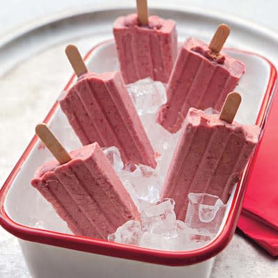 Strawberries 'n' Cream Pie Ice Pops