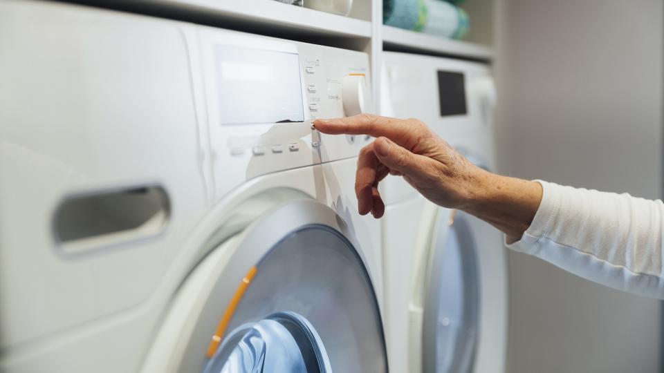 Selecting washing machine cycle