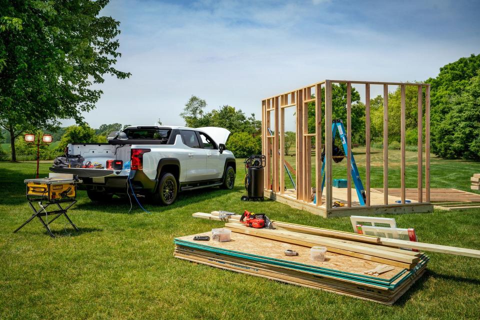 2023 chevrolet silverado ev