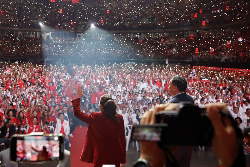 Key political parties in Thailand hold major rallies two days before election, in Bangkok