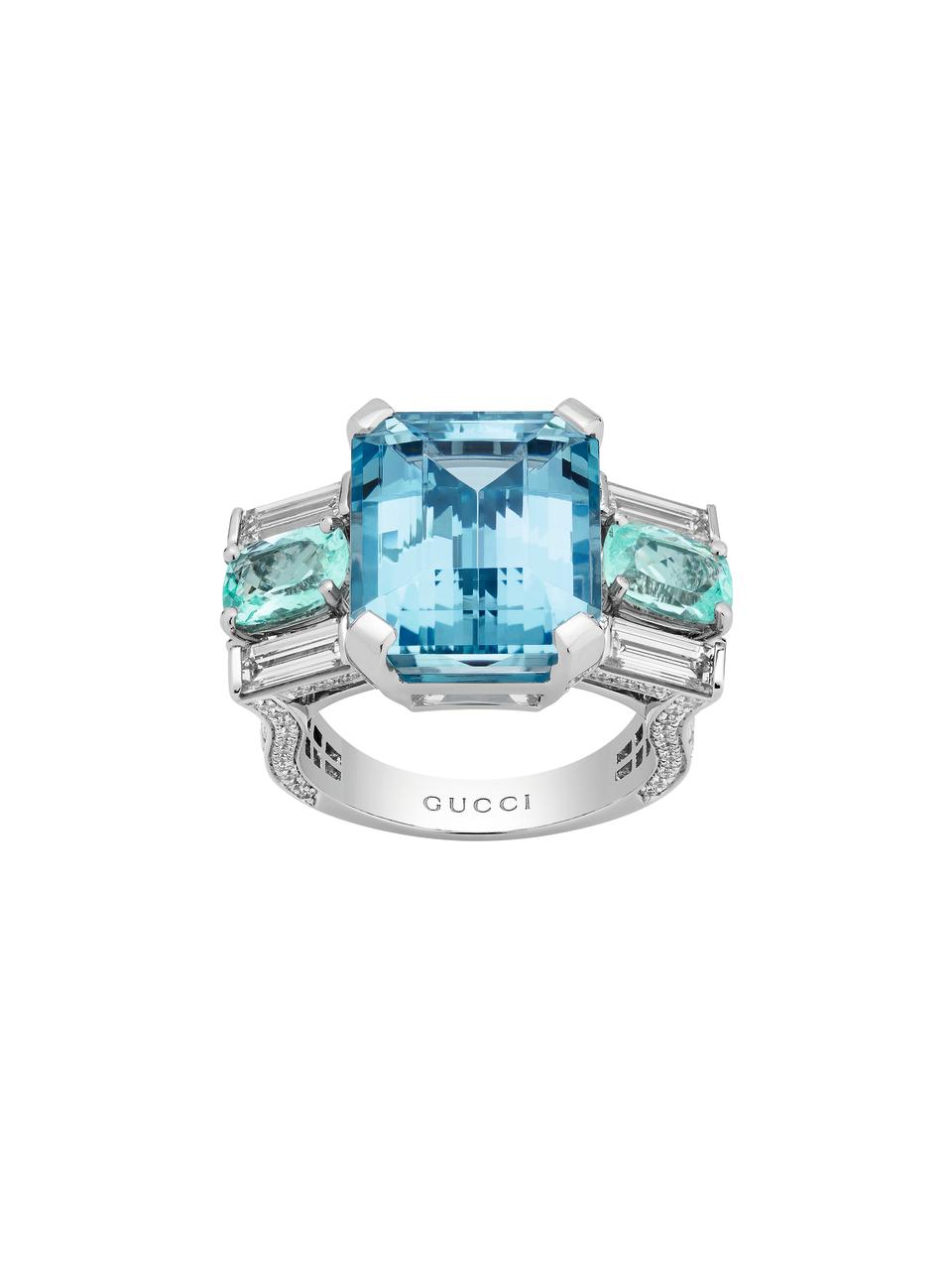 A Labirinti Gucci ring.