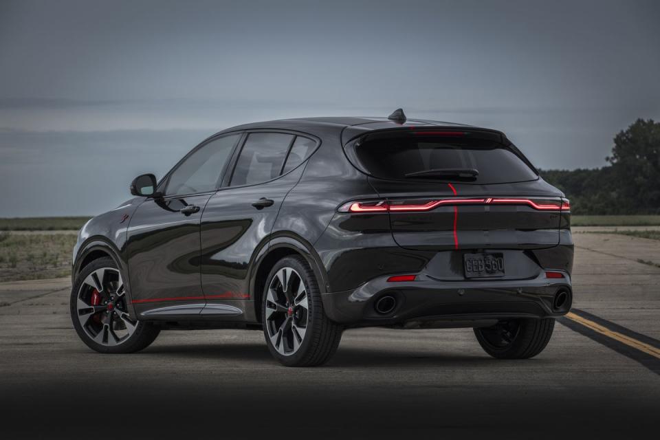 View Photos of the 2023 Dodge Hornet