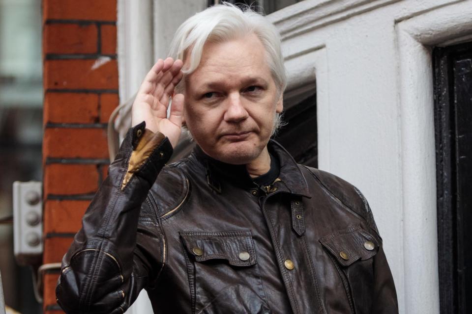 Sweden Announce That They Are Dropping Rape Charges Against Julian Assange