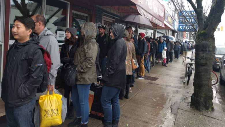 Nathan Fielder opens 1-day Summit Ice pop-up store in Vancouver