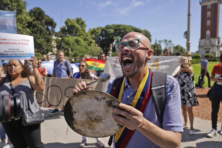 Manifestaciones en contra del arribo de funcionarios venezolanos y cubanos para participar de la Cumbre de la CELAC