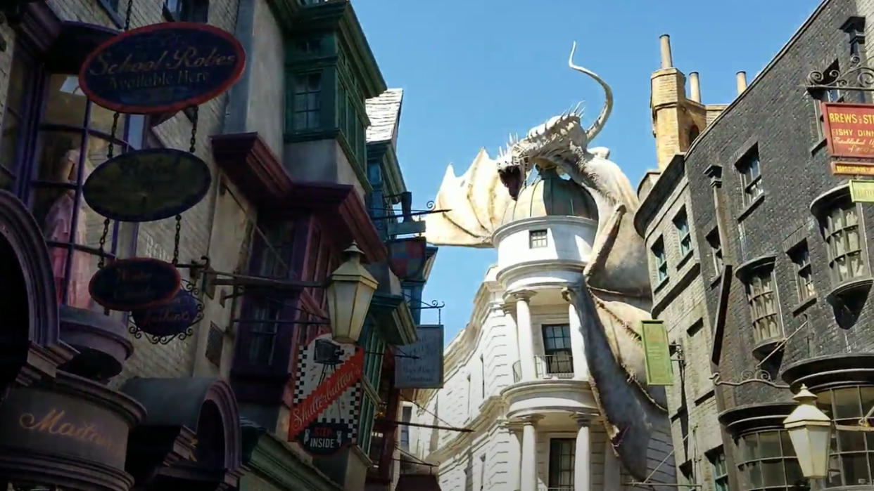  The Gringotts Dragon not going off at the Wizarding World of Harry Potter. 