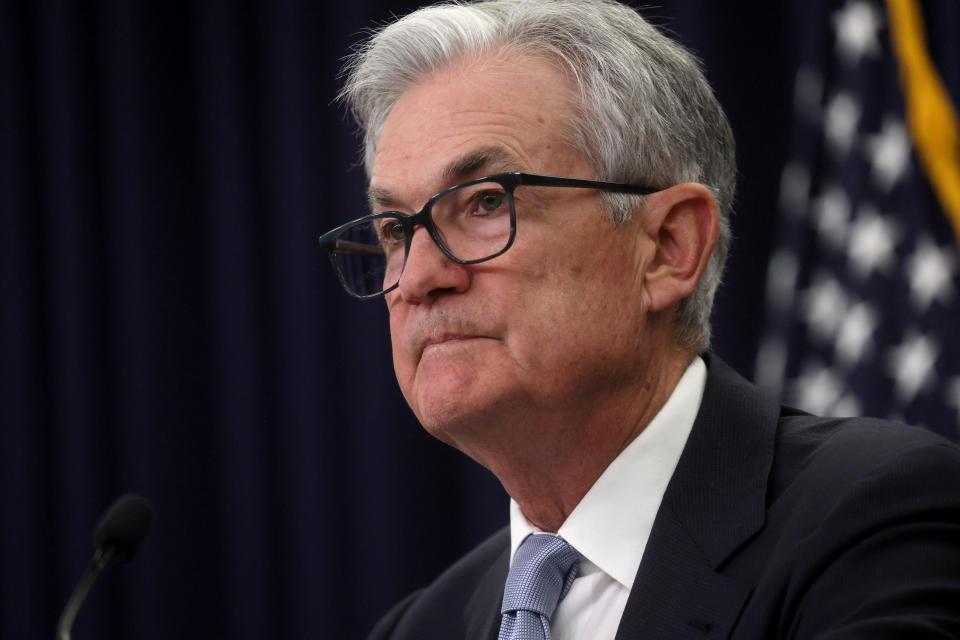 Le azioni hanno chiuso la sessione di negoziazione volatile di giovedì in rialzo mentre gli investitori hanno digerito l'ultima mossa della Federal Reserve