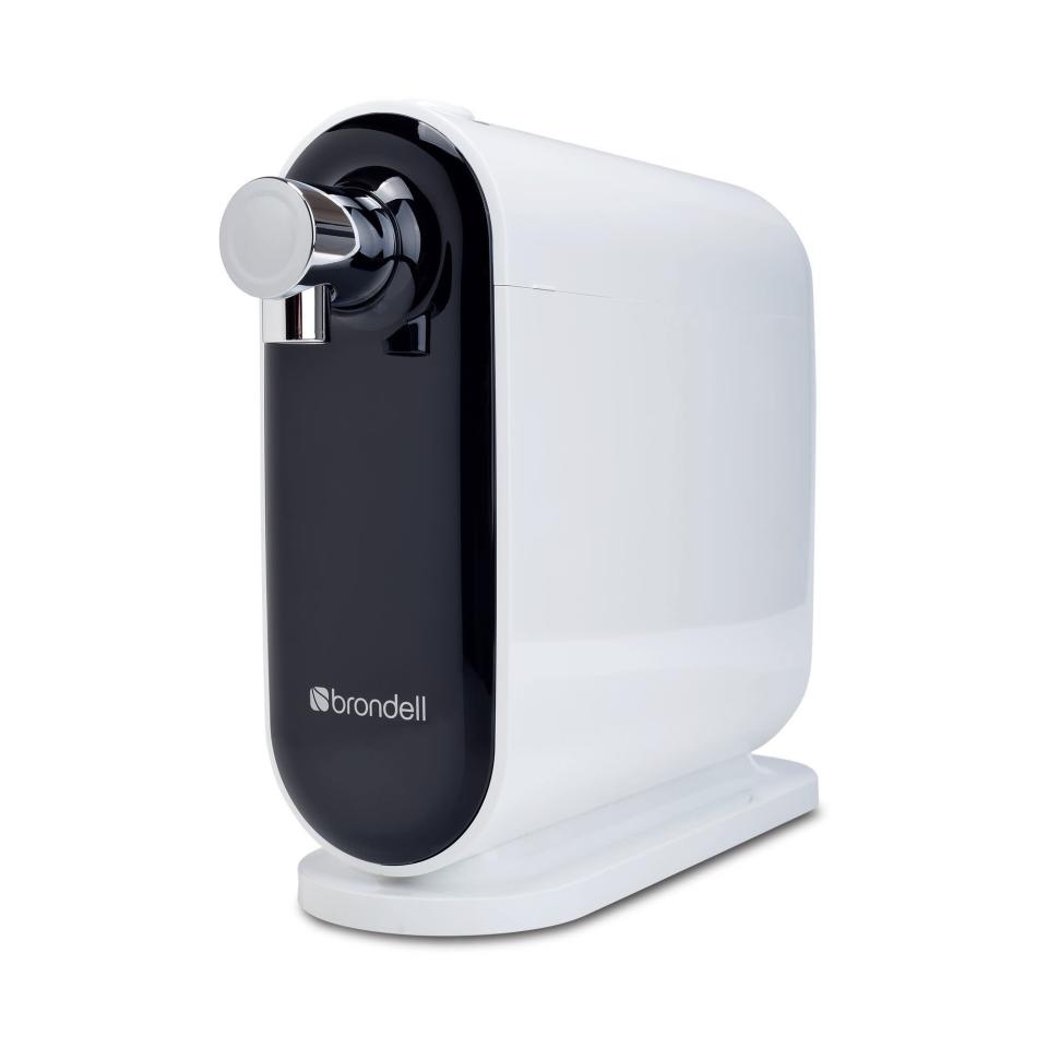 <strong><h2>Brondell H630 H2O+ Cypress Countertop Water Filter System</h2></strong><br><strong>Best For: Powerful Filtration</strong><br>According to Brondell, this filter comes equipped with, "three-stage patented Nanotrap technology," that dramatically reduces contaminants. Just take ten minutes to hook it up to your kitchen sink and you’re set.<br><br><em>Shop</em> <strong><em><a href="https://amzn.to/3lH30Ry" rel="nofollow noopener" target="_blank" data-ylk="slk:Brondell" class="link ">Brondell</a></em></strong><br><br><strong>Brondell</strong> H630 H2O+ Cypress Countertop Water Filter System, $, available at <a href="https://amzn.to/3vOyWb9" rel="nofollow noopener" target="_blank" data-ylk="slk:Amazon" class="link ">Amazon</a>