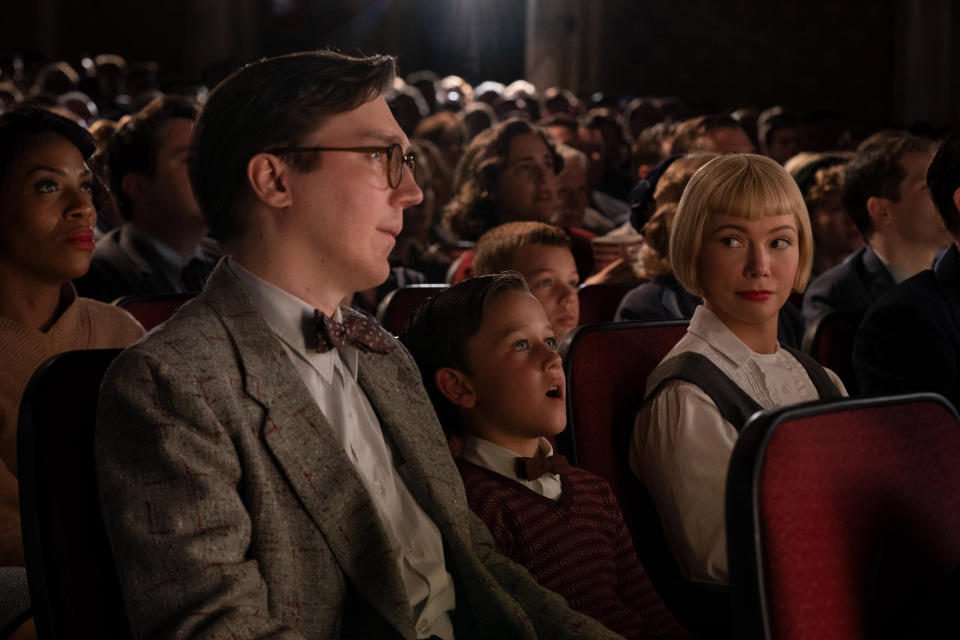 Paul Dano (left) and Michelle Williams (right) in 'The Fabelmans'<span class="copyright">Merie Weismiller Wallace/Universal Studios</span>
