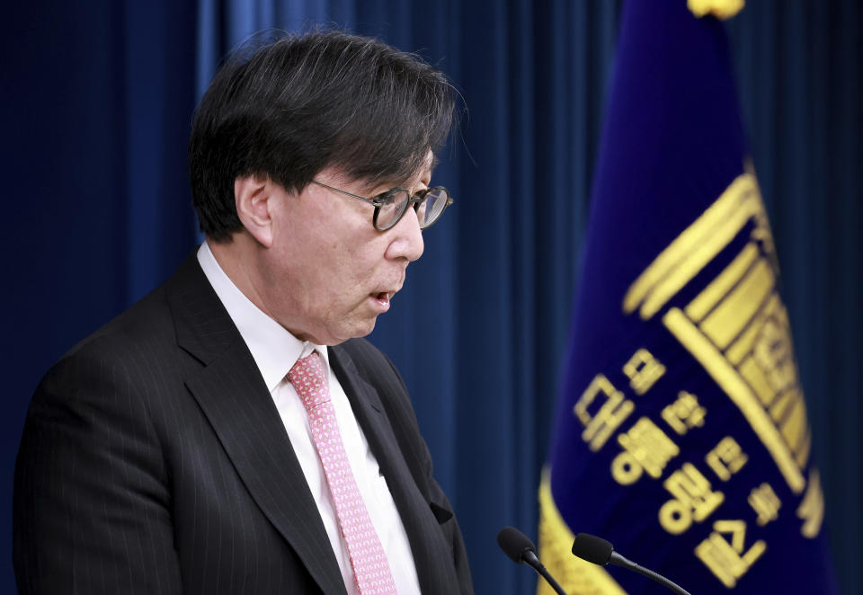 South Korea's national security director Chang Ho-jin speaks during a briefing about the National Security Council (NSC) meeting at the Presidential Office in Seoul, South Korea, Sunday, June 2, 2024. South Korea said Sunday it’ll take strong retaliatory steps against North Korea over its launch of trash-carrying balloons and other provocations on South Korea.(Hong Hae-in/Yonhap via AP)