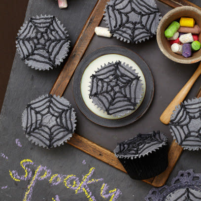 Spider Web Cupcake Recipe: Ella Valentine with Molly Bakes