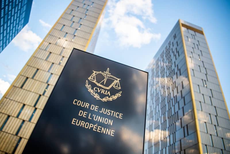 A general view of sign of the Court of Justice of the European Union (Cour de justice de l'Union europeenne) in Luxembourg. A European Union court on 10 April annulled EU sanctions on two Russian businessmen, Petr Aven and Mikhail Fridman. Arne Immanuel Bänsch/dpa