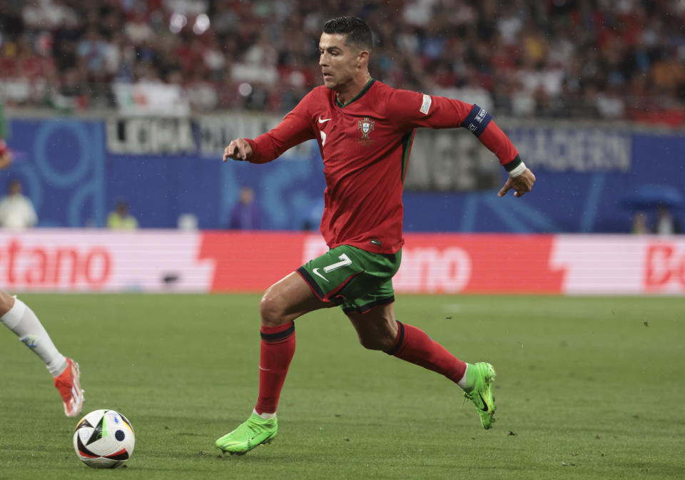Cristiano Ronaldo寫下歐洲足球錦標賽歷史紀錄，成為史上第1位在6屆比賽中出賽的球員。（Photo by Jean Catuffe/Getty Images）