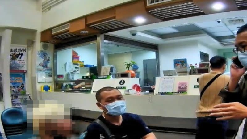 ▲吳男坦承因缺錢花用將帳戶以3萬元的代價提供他人使用，遭警方依涉嫌詐欺、洗錢防制法送辦。(圖／記者郭凱杰翻攝)