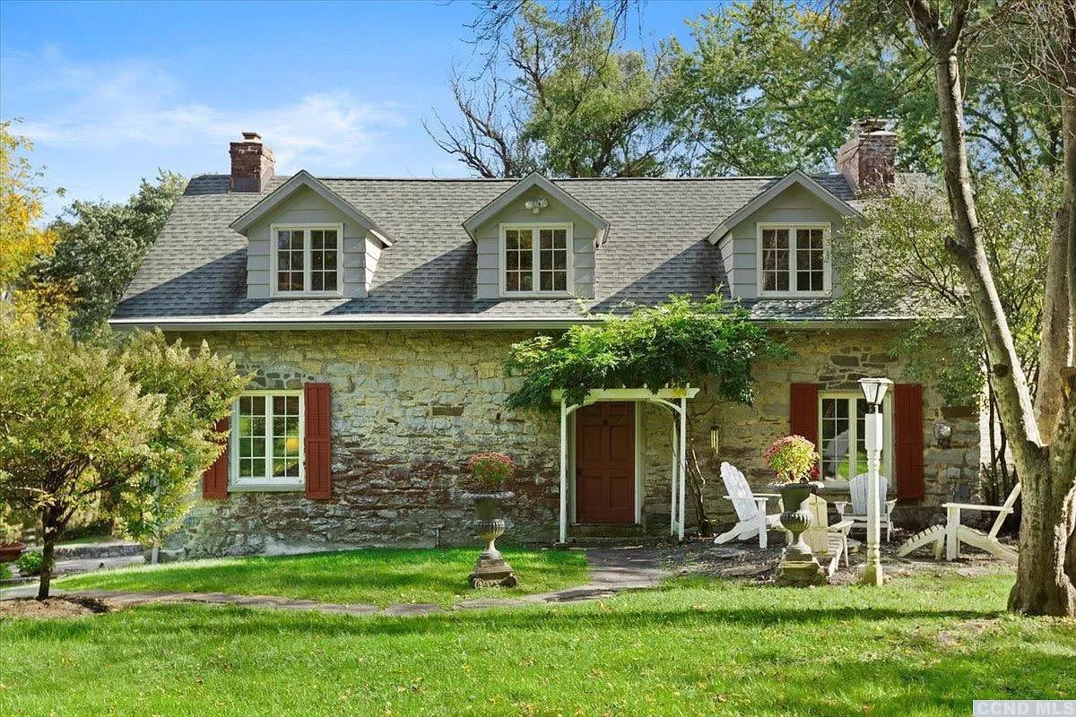 The Dutch Stone Cottage