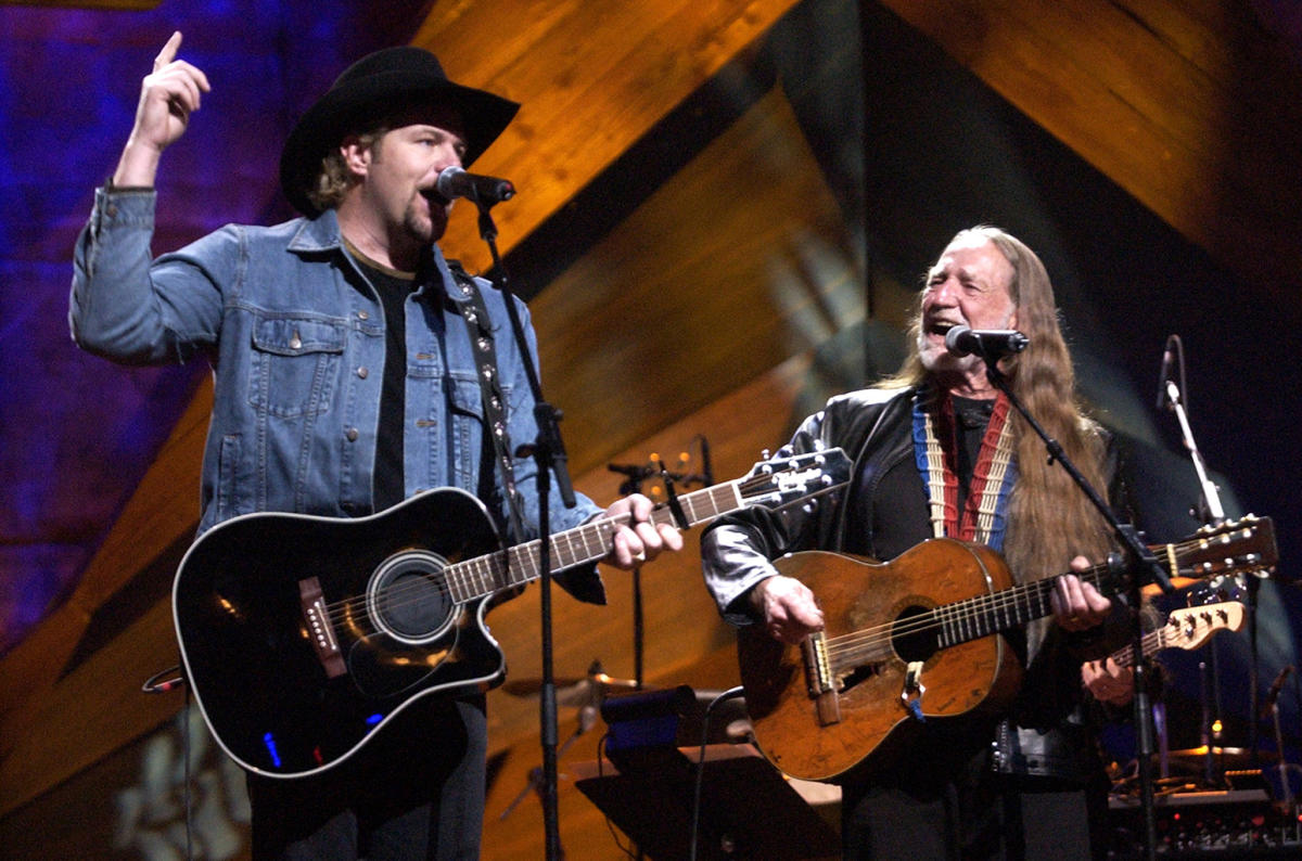 In 2003, Toby Keith & Willie Nelson Saddled Up at No. 1 With 'Beer for My Horses': Chart Rewind