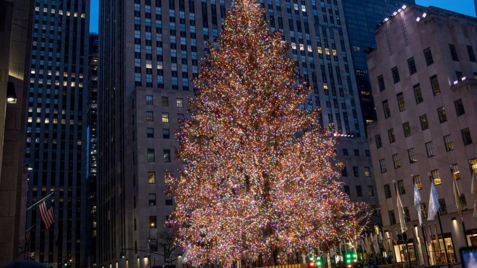 This Is the Best Way to Put Lights on a Christmas Tree