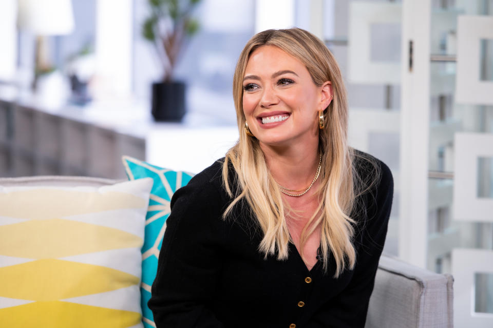 DAILY POP -- Episode 191112 -- Pictured: (l-r) Hilary Duff stops by the Daily Pop set to chat about Lizzie McGuire: Younger -- (Photo by: Aaron Poole/E! Entertainment/NBCU Photo Bank via Getty Images)