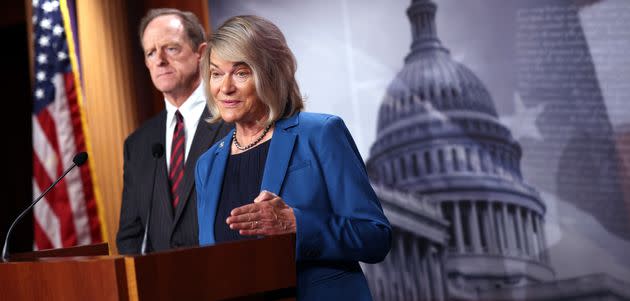 Sen. Cynthia Lummis (R-Wyo.), joined by Sen. Pat Toomey (R-Pa.), speaks on a cryptocurrency amendment to the bipartisan infrastructure bill, at the U.S. Capitol on Aug. 9, 2021, in Washington, D.C. (Photo: Kevin Dietsch via Getty Images)
