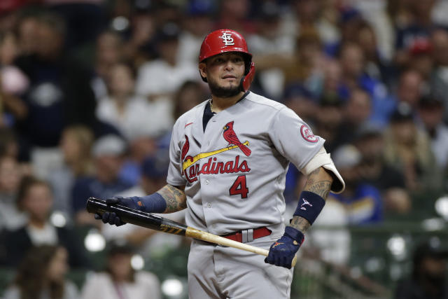 Cardinals' Yadier Molina Day-to-Day After Suffering Knee Injury vs