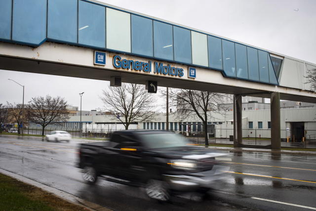 GM's Oshawa Assembly plant builds its first Silverado pickup