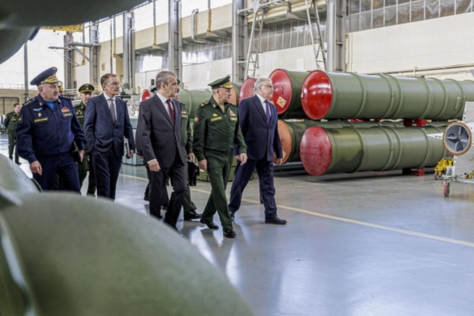 In this photo taken and released by the Russian Defense Ministry Press Service on Wednesday, June 7, 2023, Russian Defense Minister Sergei Shoigu, foreground second right, inspects the Almaz-Antey JSC Concern, a Moscow-based manufacturer of air defense systems in Russia. Analysts say Moscow has learned from its mistakes so far in Ukraine and has improved its weapons and skills. (Russian Defense Ministry Press Service via AP, File)